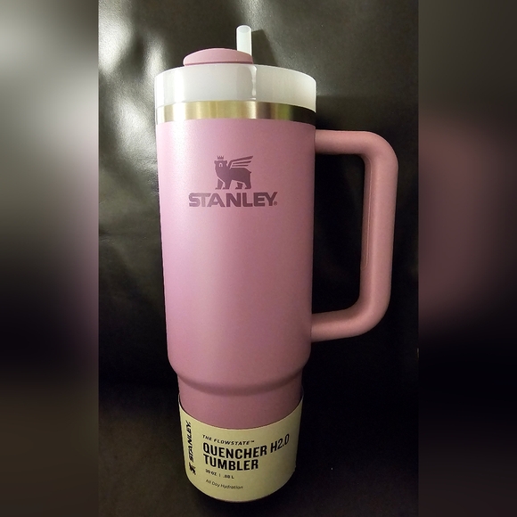 Stanley Accessories - Stanley 30 oz. Quencher H20 Tumbler NWT Lilac
